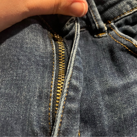 Blue Jean Mid Thigh Cuffed Shorts, Size 7 - Picture 4 of 5